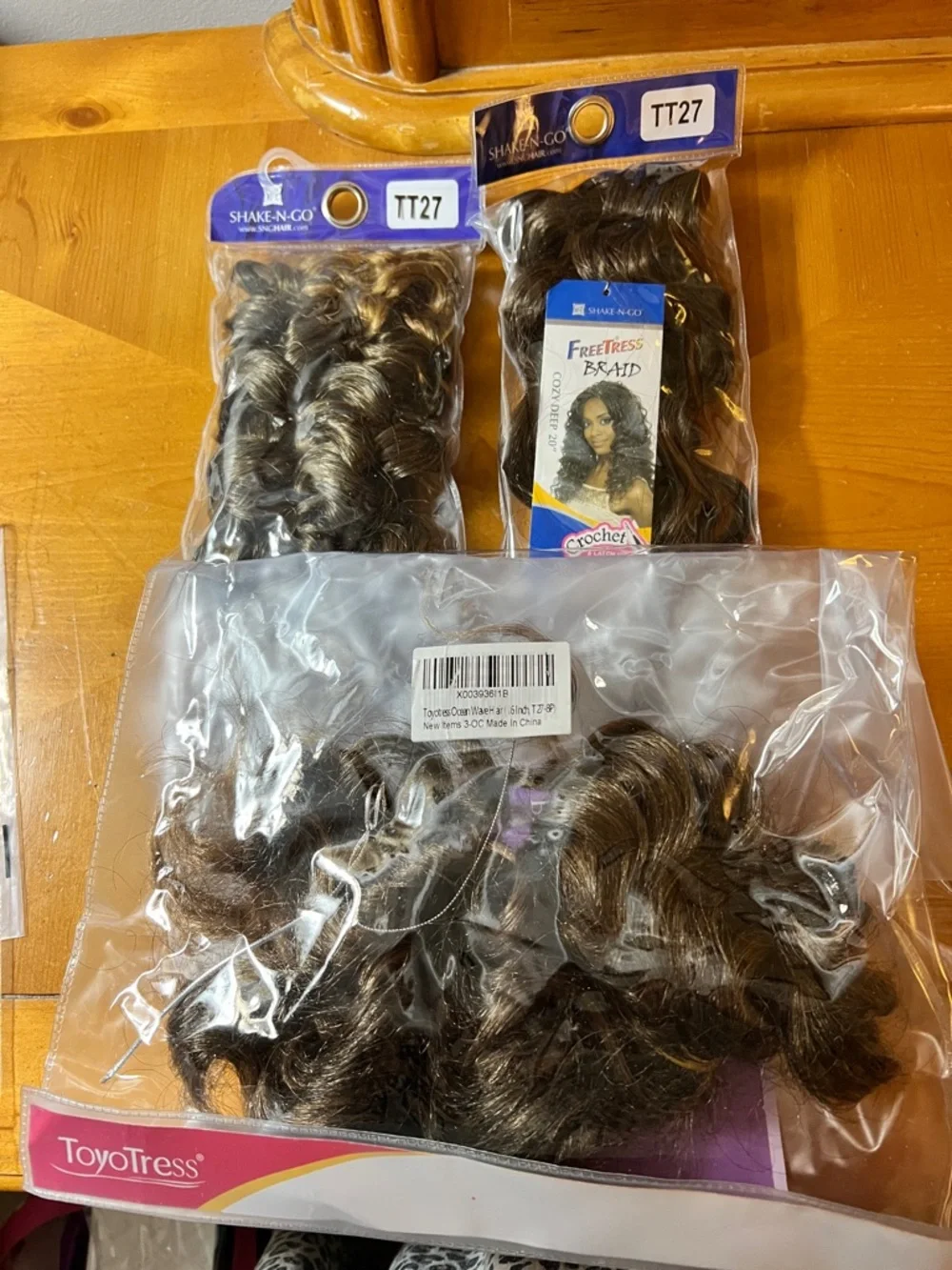 FreeTress Curly Synthetic Crochet HairBrown (TT27)